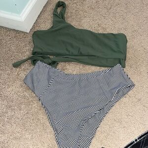 Bikini! (Top and bottom)